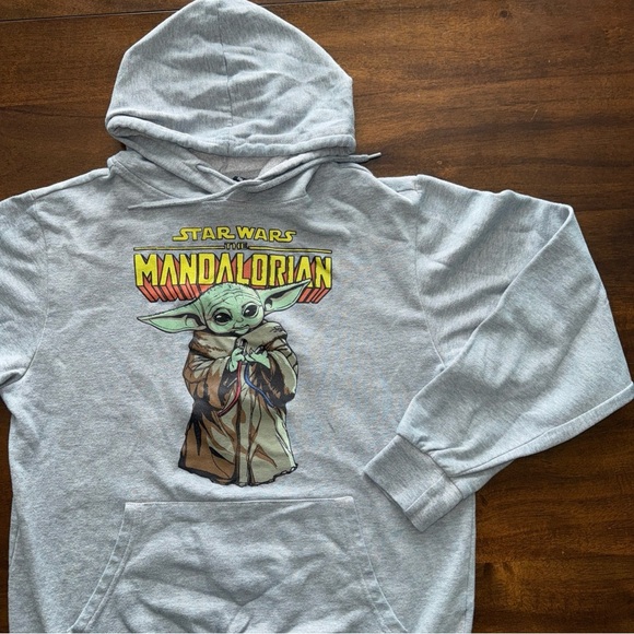 Star Wars The Mandalorian Grogu Baby Yoda Gray Hoodie Men’s Small S - Picture 2 of 8